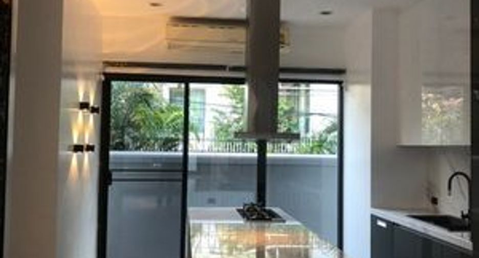 出租 4 卧室 独立屋 在 Watthana, 曼谷