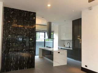 For rent 4 bedrooms house in Watthana, Bangkok