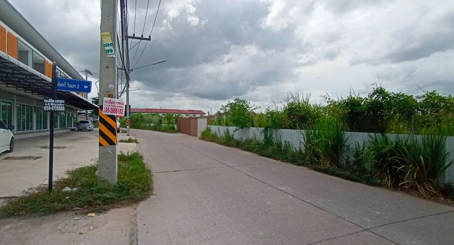 出售 2 卧室 联排别墅 在 Si Racha, Chon Buri