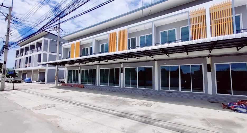 出售 2 卧室 联排别墅 在 Si Racha, Chon Buri