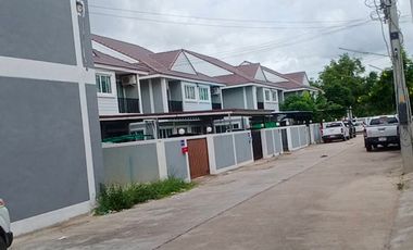 For sale 2 bedrooms townhouse in Si Racha, Chonburi