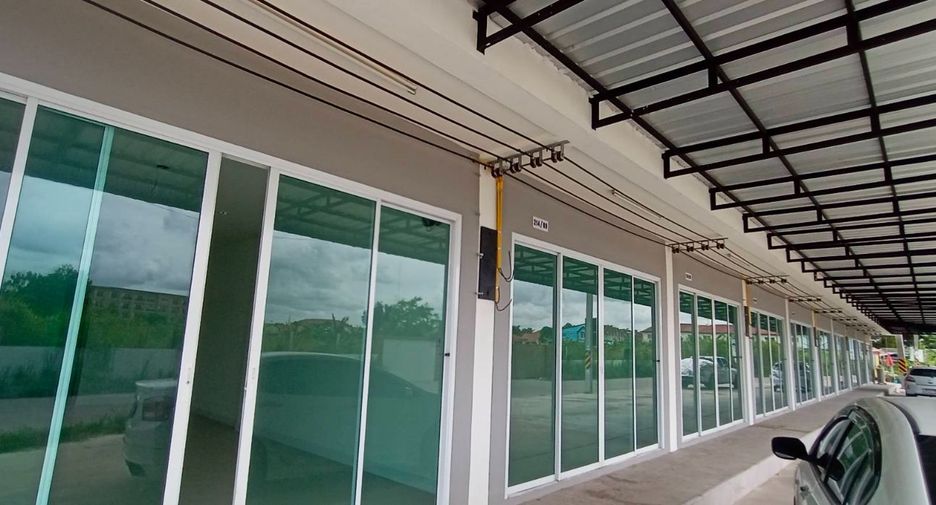 出售 2 卧室 联排别墅 在 Si Racha, Chon Buri