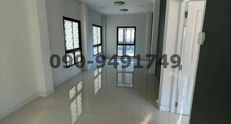For rent 3 bed retail Space in Sam Phran, Nakhon Pathom