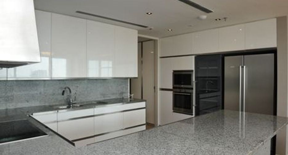For rent and for sale 3 bedrooms condo in Sathon, Bangkok