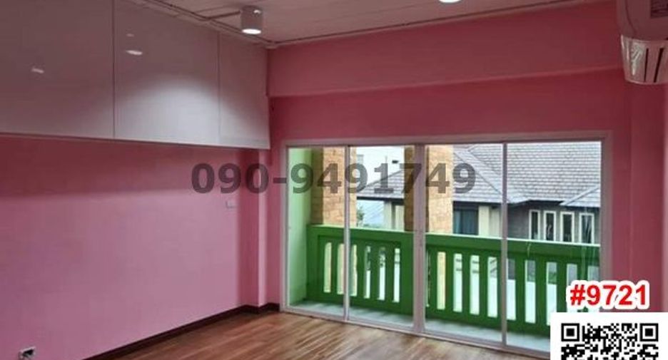Büro zur Miete mit 4 Zimmer in Prawet, Bangkok