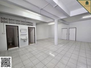 For rent and for sale 8 bed retail Space in Mueang Samut Prakan, Samut Prakan