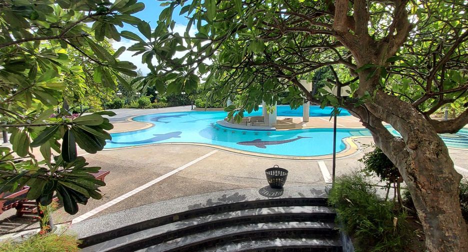 For sale 2 bed condo in Ban Chang, Rayong