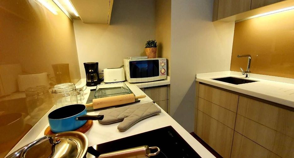For sale 2 bedrooms condo in Khlong Toei, Bangkok