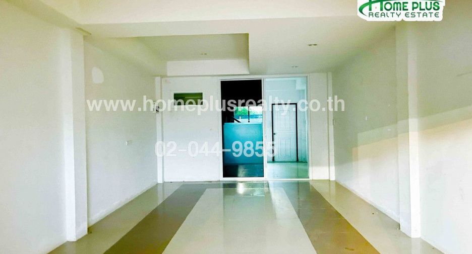 For sale 3 Beds retail Space in Mueang Rayong, Rayong