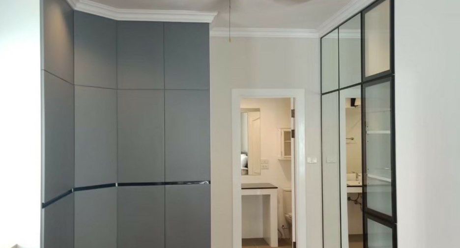 Casa en alquiler de 4 habitaciones en Bang Na, Bangkok
