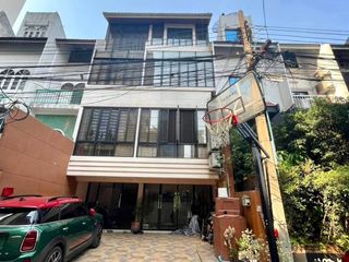 For sale 3 bedrooms house in Pathum Wan, Bangkok