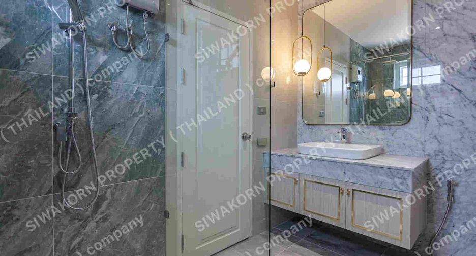 Villa en alquiler de 4 habitaciones en Bang Lamung, Chonburi