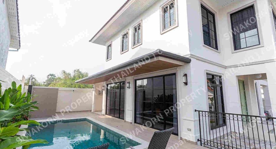 Villa en alquiler de 4 habitaciones en Bang Lamung, Chonburi