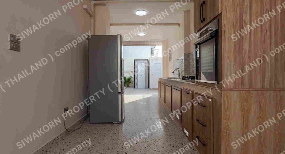 Villa en alquiler de 4 habitaciones en Bang Lamung, Chonburi