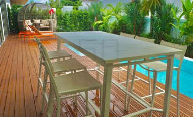 À louer et à vendre 4 chambres villa à Mueang Phuket, Phuket