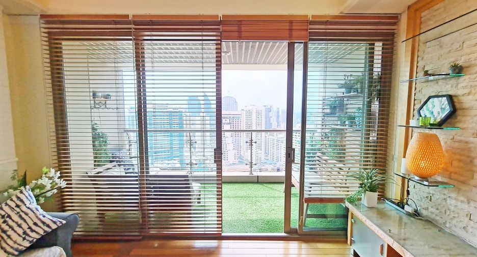 For sale 2 Beds condo in Khlong Toei, Bangkok