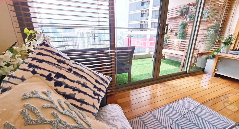 For sale 2 Beds condo in Khlong Toei, Bangkok