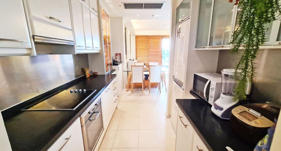 For sale 2 Beds condo in Khlong Toei, Bangkok