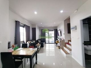 出售 3 卧室 联排别墅 在 Sai Noi, Nonthaburi