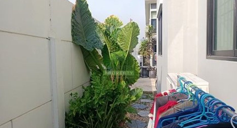 For sale 3 ベッドルーム townhouse in Sai Noi, Nonthaburi