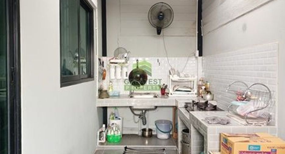 For sale 3 ベッドルーム townhouse in Sai Noi, Nonthaburi