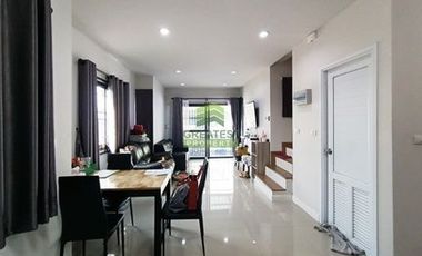 Casa adosada en venta de 3 habitaciones en Sai Noi, Nonthaburi