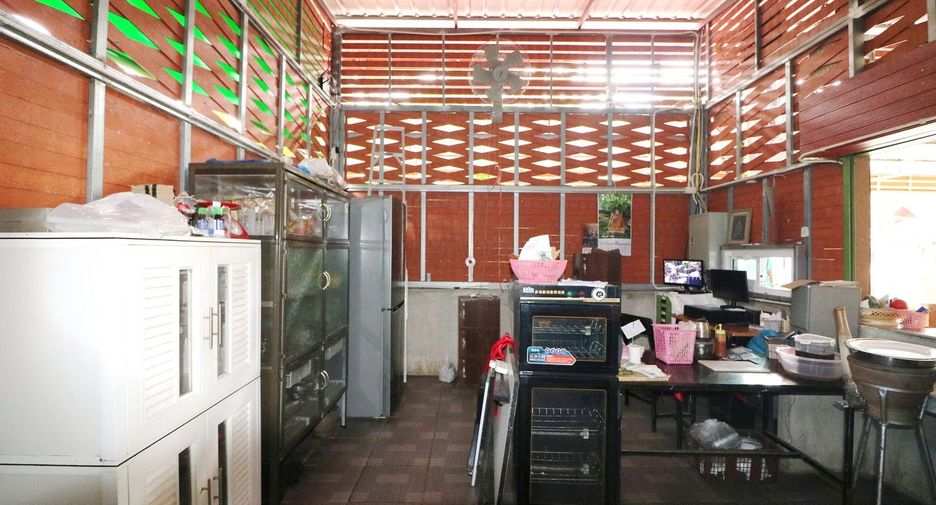 For sale 10 Beds retail Space in Sawang Daen Din, Sakon Nakhon