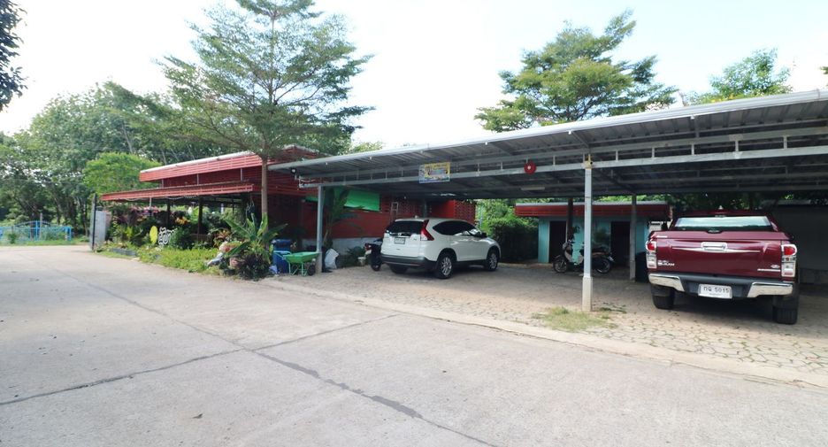 For sale 10 Beds retail Space in Sawang Daen Din, Sakon Nakhon