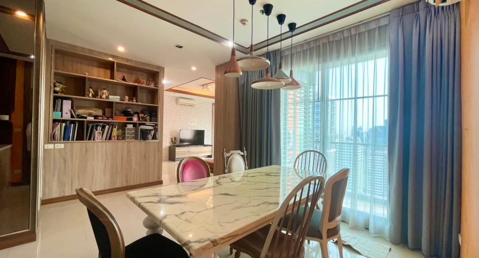 For rent そして for sale 2 Beds condo in Watthana, Bangkok