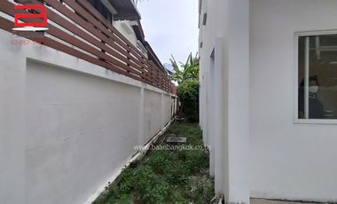 出售 3 卧室 联排别墅 在 Wang Thong Lang, 曼谷