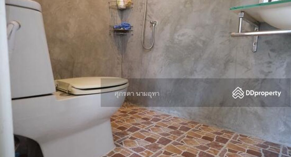 For sale 4 bedrooms house in Khlong Sam Wa, Bangkok