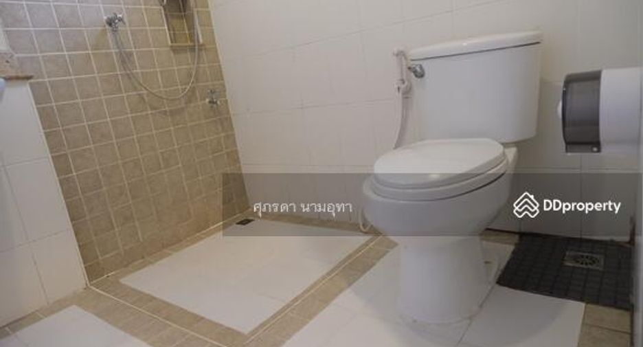 For sale 4 bedrooms house in Khlong Sam Wa, Bangkok
