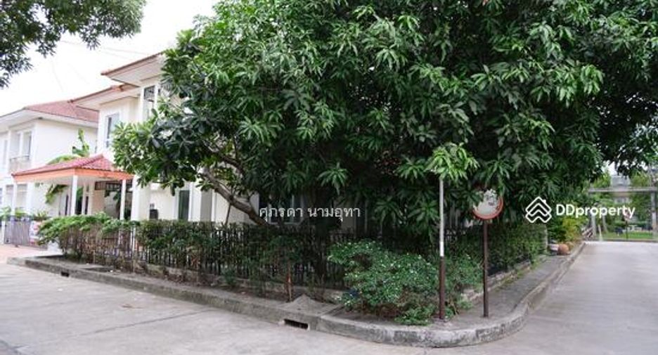 For sale 4 bedrooms house in Khlong Sam Wa, Bangkok