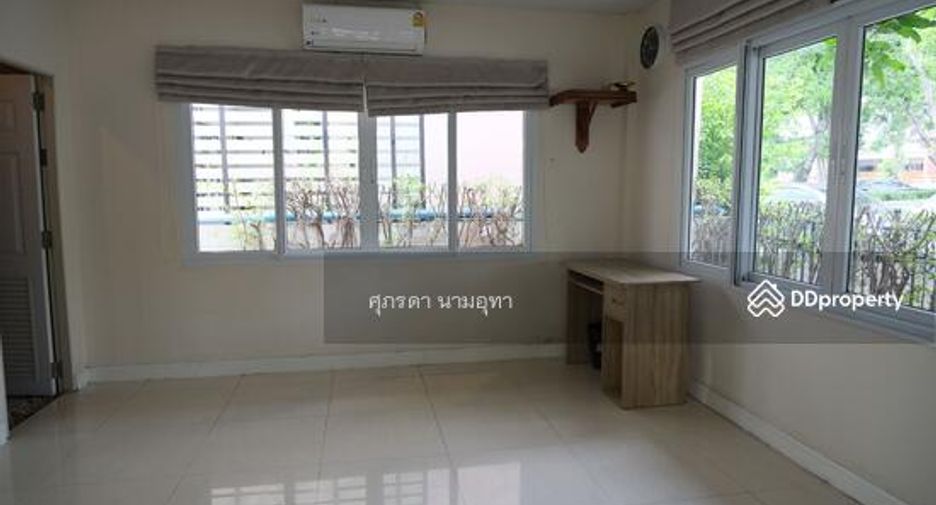 For sale 4 bedrooms house in Khlong Sam Wa, Bangkok