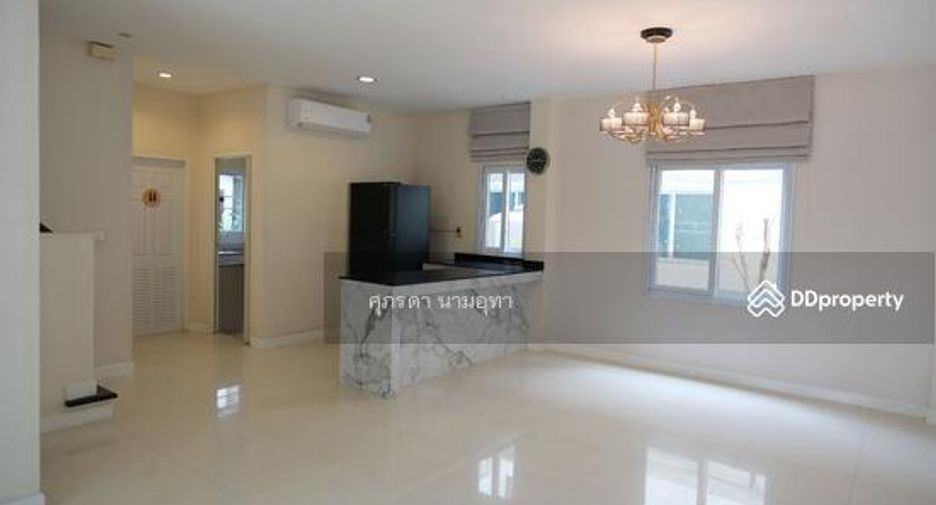 For sale 4 bedrooms house in Khlong Sam Wa, Bangkok