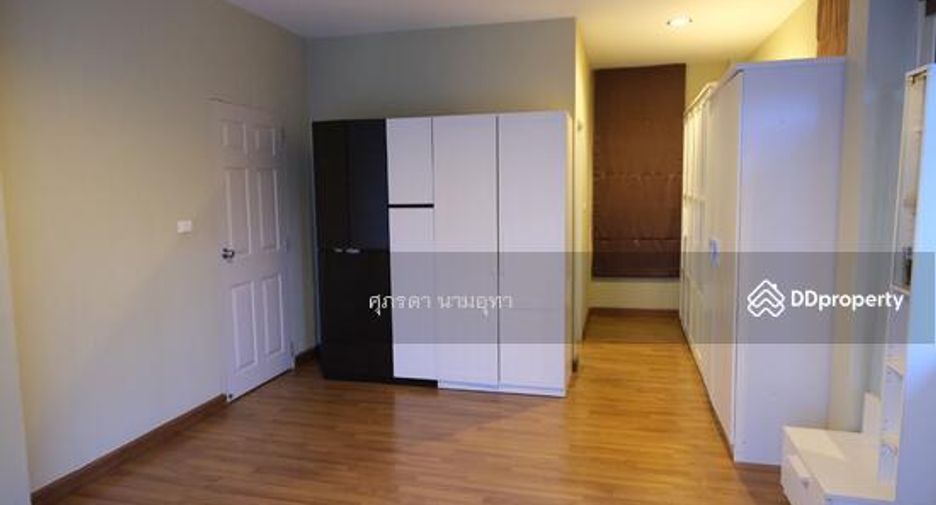 For sale 4 bedrooms house in Khlong Sam Wa, Bangkok