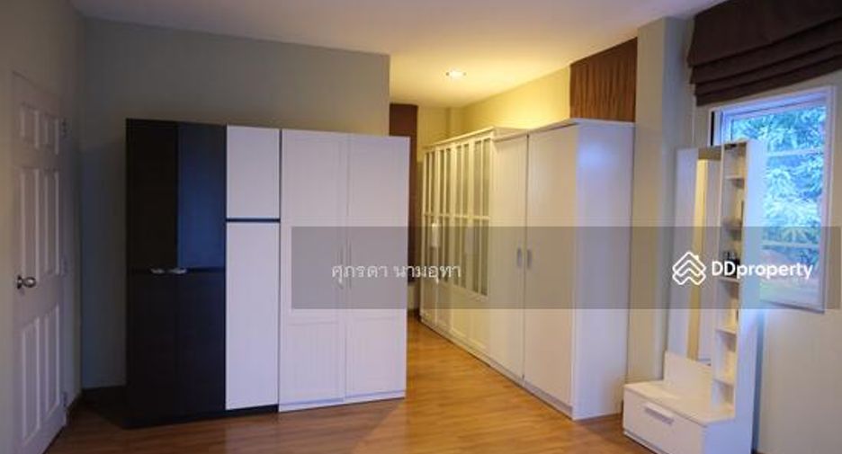 For sale 4 bedrooms house in Khlong Sam Wa, Bangkok