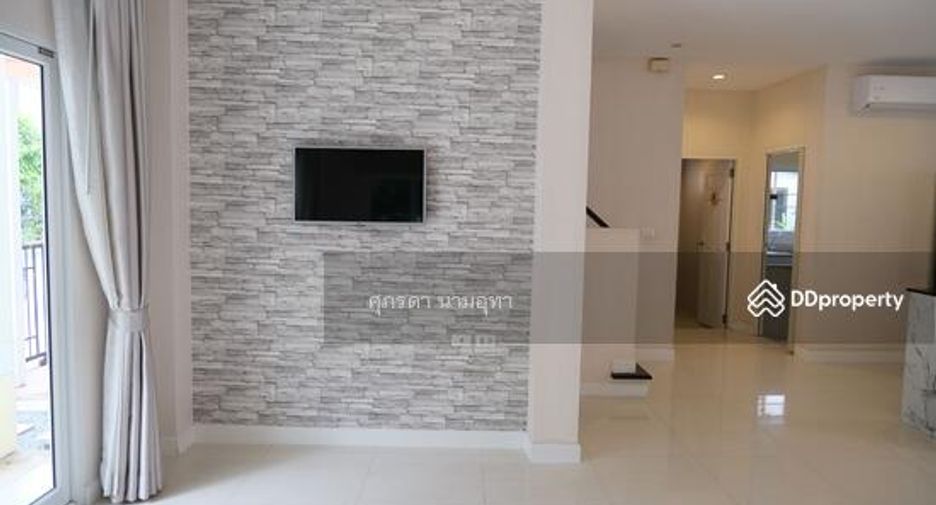 For sale 4 bedrooms house in Khlong Sam Wa, Bangkok