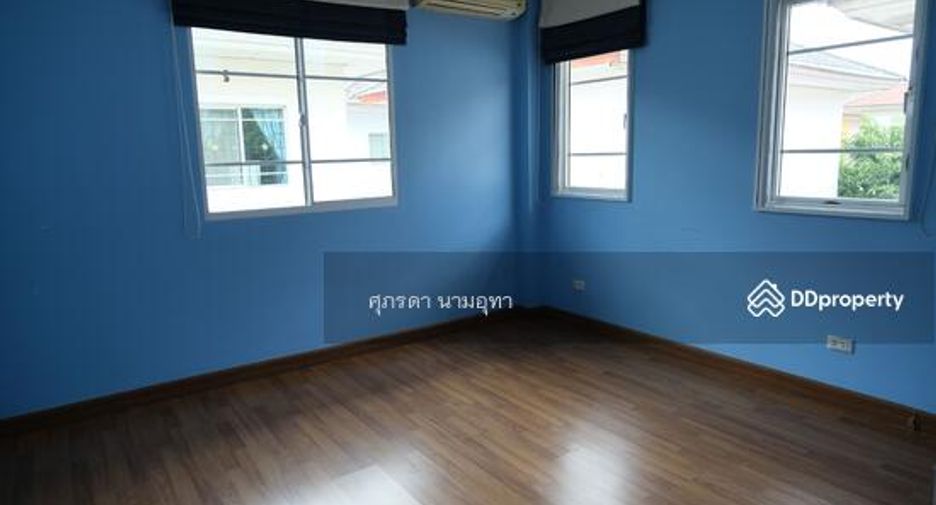 For sale 4 bedrooms house in Khlong Sam Wa, Bangkok