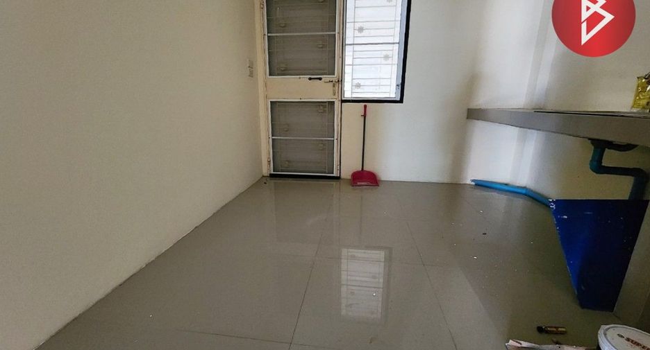 For sale 4 Beds townhouse in Ban Bueng, Chonburi