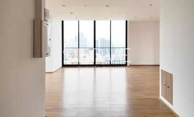 For sale 2 bed condo in Watthana, Bangkok