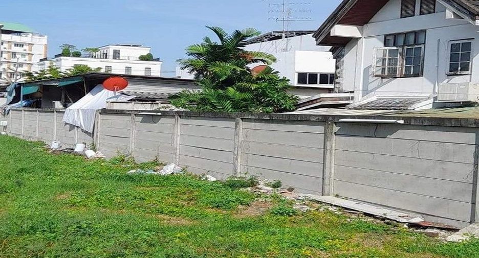 For sale land in Yan Nawa, Bangkok