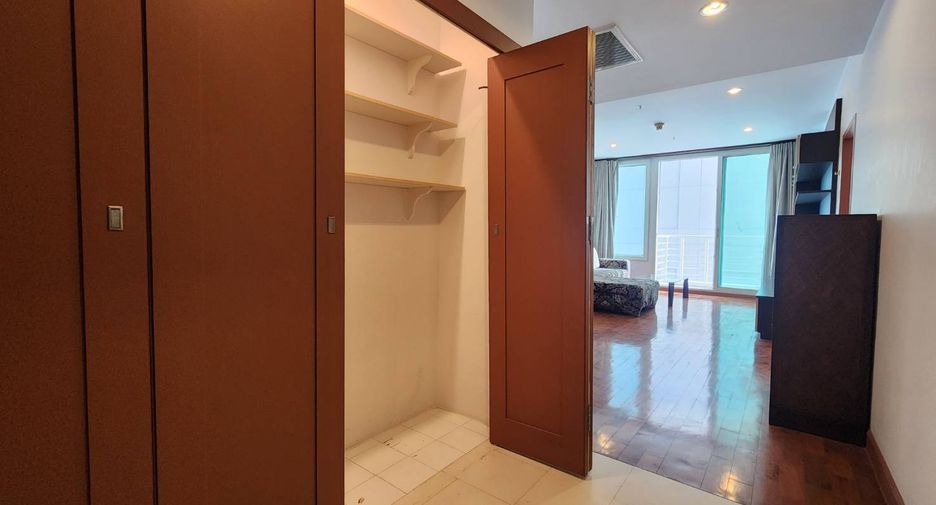 For rent そして for sale 2 Beds condo in Khlong Toei, Bangkok