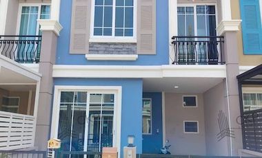 For sale 4 bed townhouse in Bang Phli, Samut Prakan
