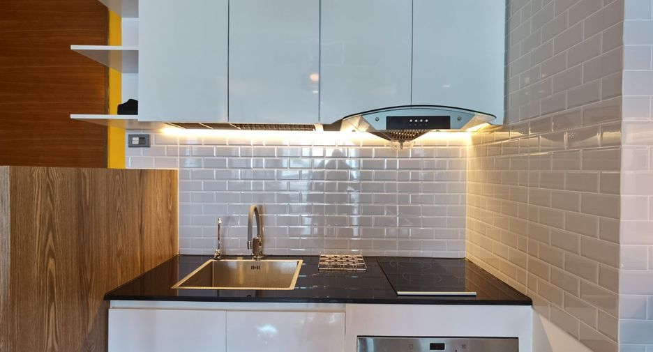 For sale 1 bed condo in Sathon, Bangkok