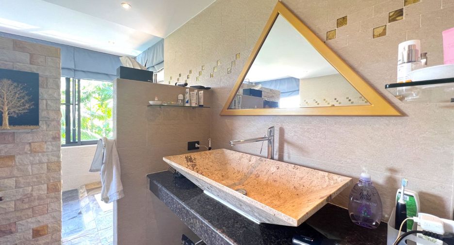 For sale 3 bedrooms villa in Mueang Krabi, Krabi