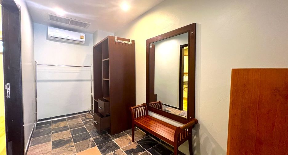 For sale 3 bedrooms villa in Mueang Krabi, Krabi