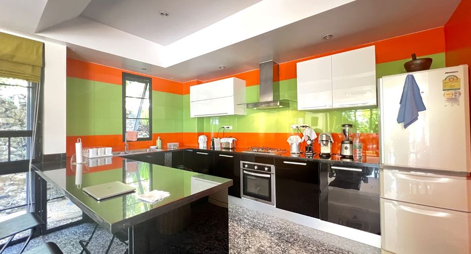 For sale 3 bedrooms villa in Mueang Krabi, Krabi
