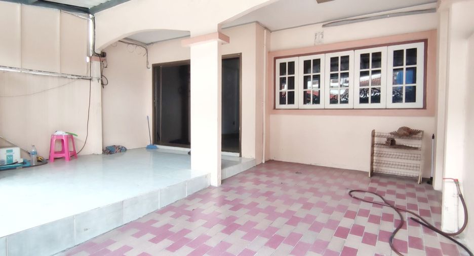 For rent and for sale 2 bed townhouse in Don Mueang, Bangkok