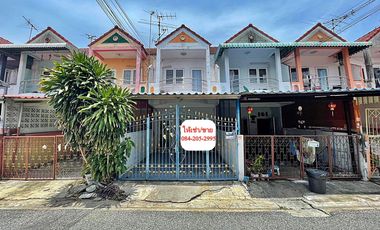 Reihenhaus zum Kauf mit 2 Zimmer in Mueang Samut Prakan, Samut Prakan